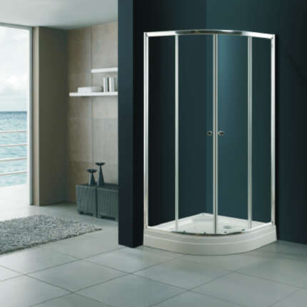 غرفة استحمام مع حوض من SILVER